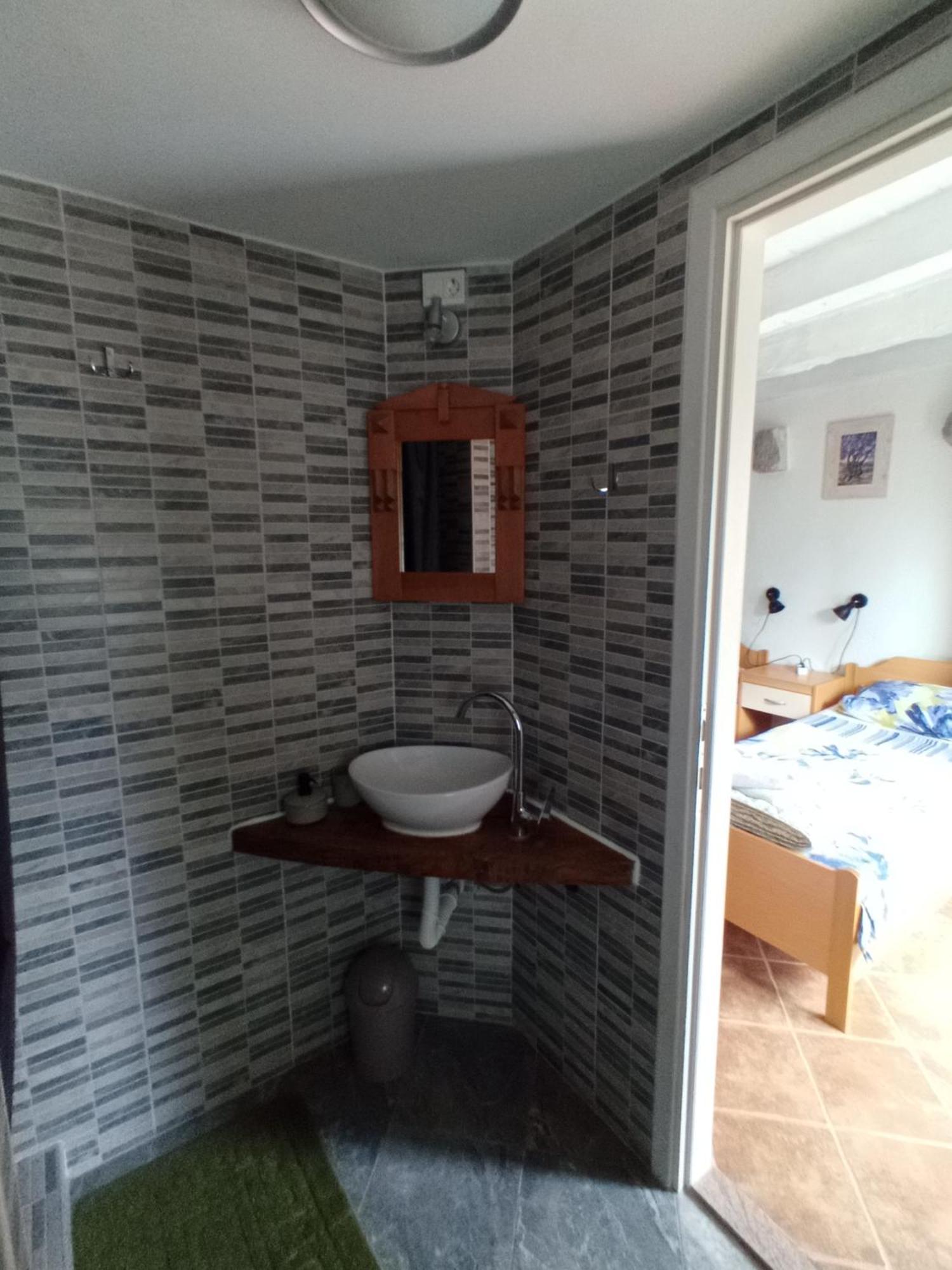 Apartmani Bartulasi Roč Exteriör bild